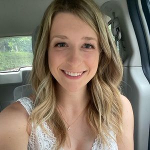 Meet your Posher, Stefanie